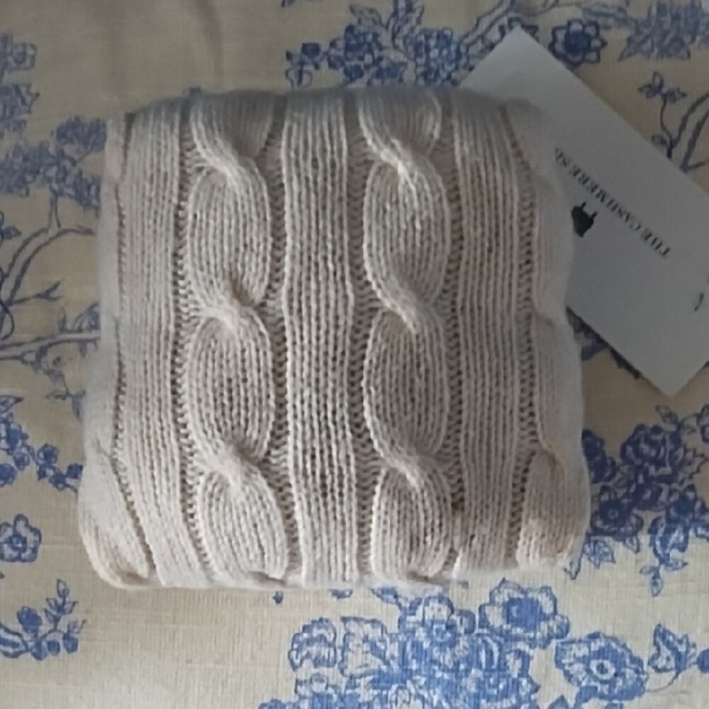 NWT The Cashmere Shop Cream Pure Cashmere Cable Stitch Ring Bearer Bridal Pillow